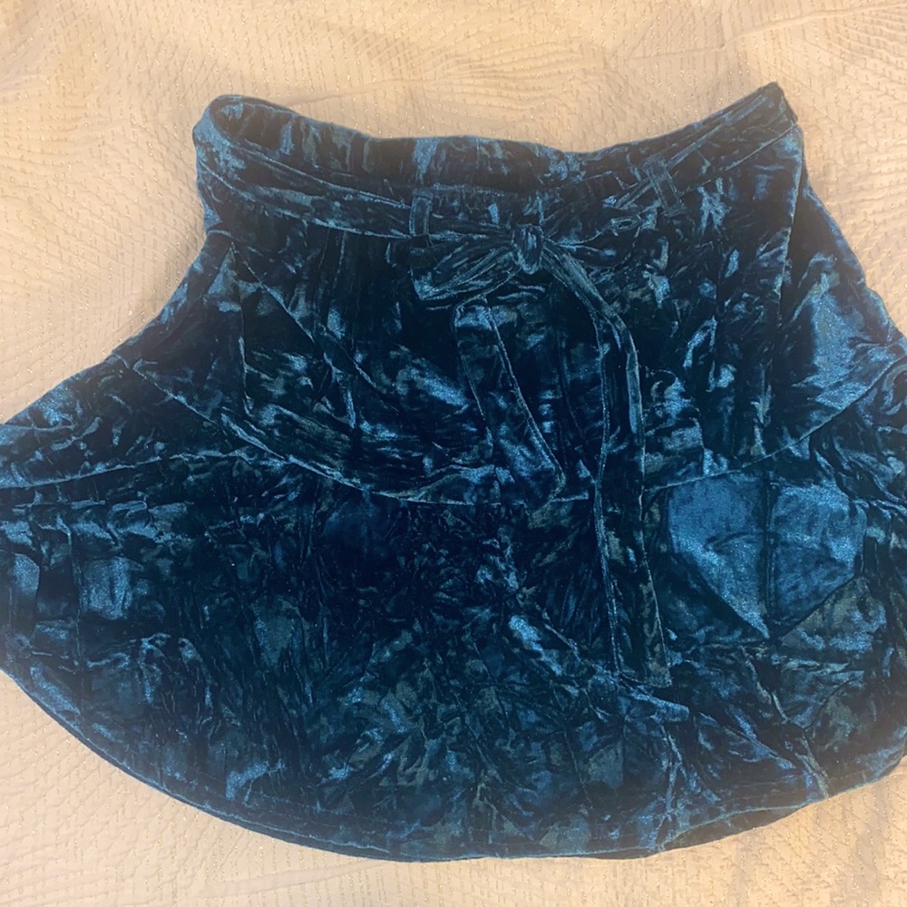 GORGEOUS Crushed Velvet-look Teal skirt🦋